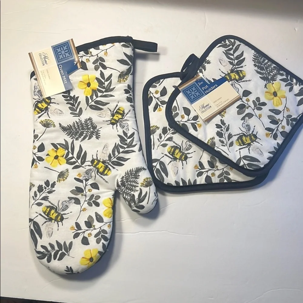 Floral Bee 🐝 Oven Mitt and Pot Holder Set